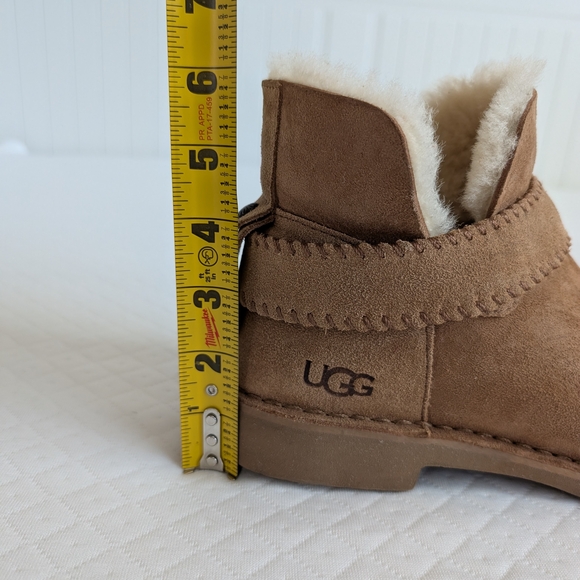 UGG Womens McKay Chestnut Sheepskin Ankle Boots Size 8.5 winter fur trendy - Picture 10 of 16